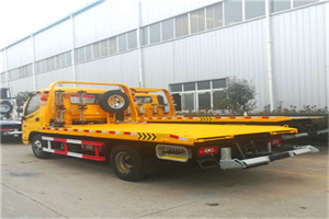 姚安附近拖车救援搭电